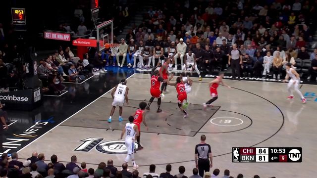 【2023年02月10日 公牛vs篮网集锦】我才是球队真核心！托马斯扭着身子强行出手打成2+1