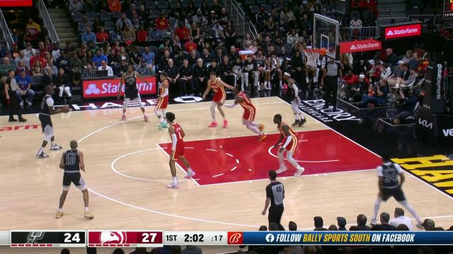 【2023年02月12日 马刺vs老鹰集锦】自信即巅峰！特雷-杨追身大号超远三分抬手就有