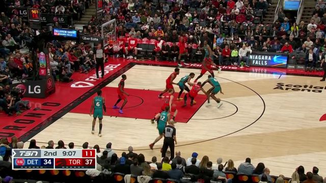 【2023年02月13日 活塞vs猛龙集锦】抢断之后形成2打1良机 弗林不贪功西亚卡姆接球双手滑翔暴扣