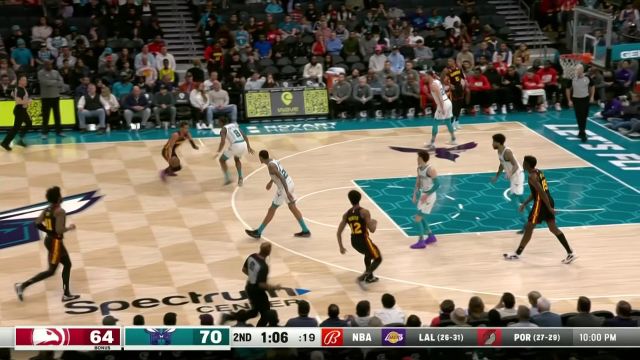 【2023年02月14日 老鹰vs黄蜂集锦】闭眼睛都能找到你！ 特雷杨助卡佩拉空接暴扣