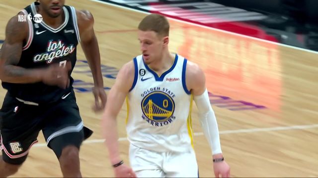 【2023年02月15日 勇士vs快船集锦】眼疾手快发起反击 迪文琴佐抢断莱昂纳德并造成犯规