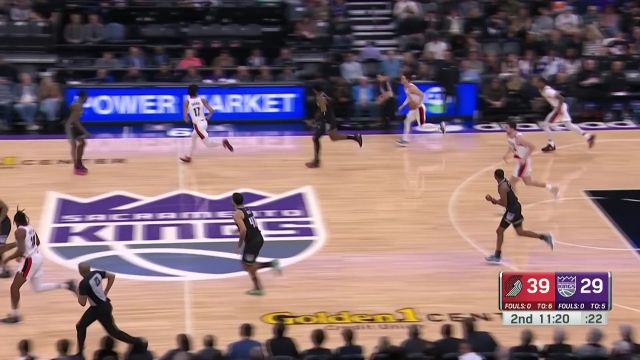 【2023年02月24日 开拓者vs国王集锦】沃克移花接木鬼手妙传 尤班克斯平地惊雷暴扣挂筐