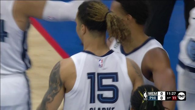 【2023年02月24日 灰熊vs76人集锦】暴力开局！恩比德强杀篮下惨遭克拉克无情大帽