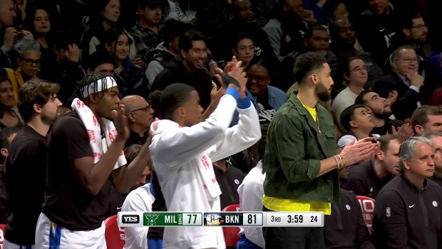 【2023年03月01日 雄鹿vs篮网集锦】对抗中全是细节！丁威迪踏浪前行欧洲步打成2+1