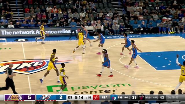 【2023年03月02日 湖人vs雷霆集锦】布朗空切进场上演双手暴扣 布朗外线空位三分稳稳命中