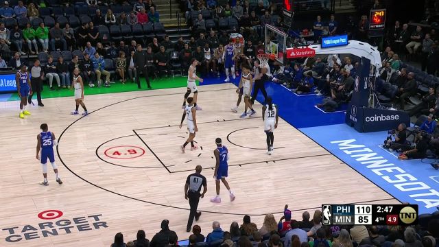 【2023年03月08日 76人vs森林狼集锦】丝毫没有收手之意！ 科尔克马兹晃飞防守打成2+1