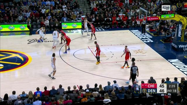 【2023年03月09日 公牛vs掘金集锦】贝弗利四分卫长传 德罗赞双手扣篮一骑绝尘