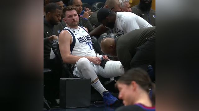 【2023年03月09日 独行侠vs鹈鹕集锦】腿部拉伤依旧带伤上阵 东契奇面露痛苦之色下场接受检查