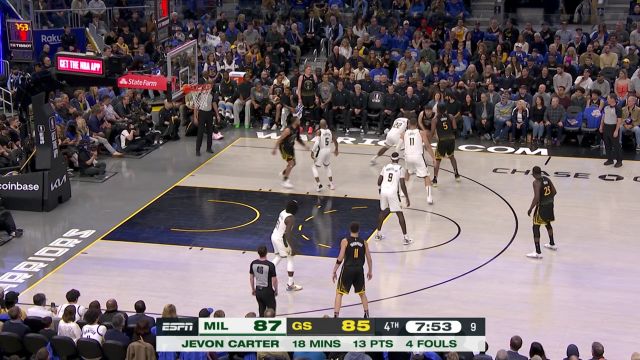 【2023年03月12日 雄鹿vs勇士集锦】要的就是三分球 格林确保没有踩线之后投进三分