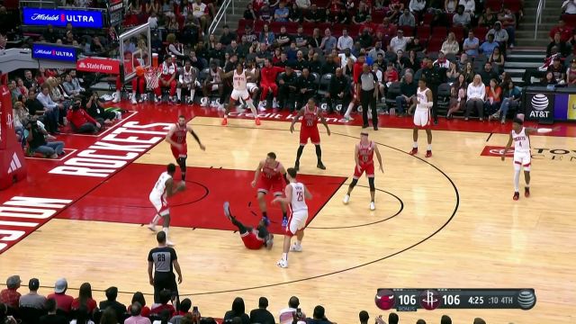 【2023年03月12日 公牛vs火箭集锦】卡鲁索眼疾手快直接拦截 策动反击拉文长驱直入反超比分