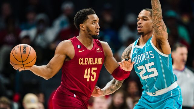 【2023年03月13日 骑士vs黄蜂集锦】骑士114-108黄蜂 米切尔23分骑士客场险胜黄蜂