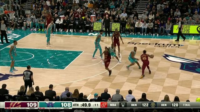 【2023年03月13日 骑士vs黄蜂集锦】没关系我会出手！米切尔连续变向急停跳投奠定胜局