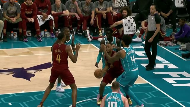 【2023年03月13日 骑士vs黄蜂集锦】攻防两端皆有建树 理查兹死亡封盖+包围圈强起打成2+1