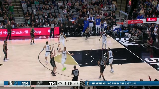 【2023年03月16日 独行侠vs马刺集锦】杀人诛心 马穆克拉什维利三分稳稳命中取得关键领先