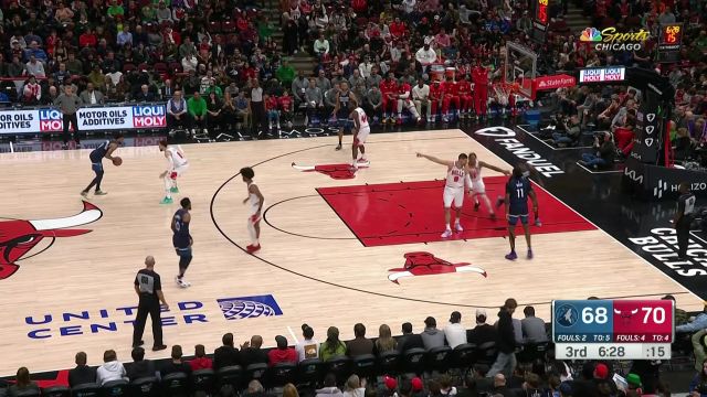 【2023年03月18日 森林狼vs公牛集锦】技巧满满！里德面对拉文欧洲步上篮轻松打进