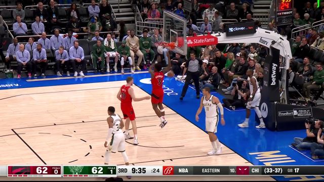 【2023年03月20日 猛龙vs雄鹿集锦】直接往篮下传球就行了 阿奴诺比篮下吃饼起飞暴扣