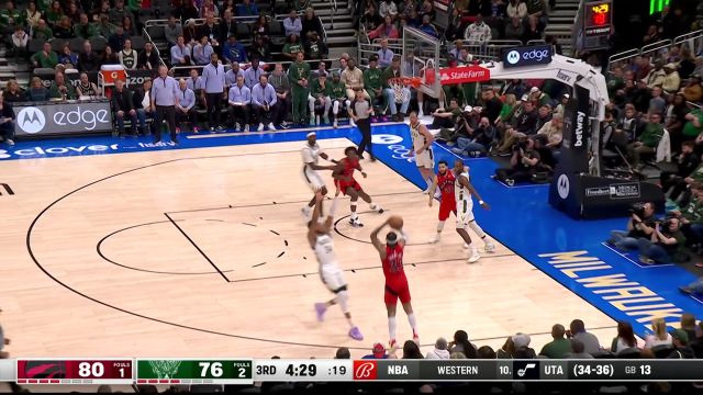 【2023年03月20日 猛龙vs雄鹿集锦】霍乐迪遭遮天大帽！特伦特外线架炮反击三分一发入魂