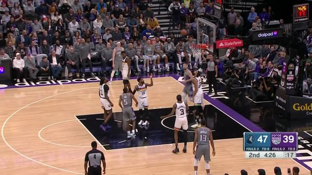 【2023年03月28日 森林狼vs国王集锦】篮板得分我全包！ 福克斯转身后仰造成2+1