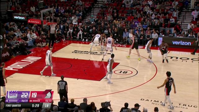 【2023年04月01日 国王vs开拓者集锦】禁区由我来守护！凯斯勒-爱德华兹送诺克斯大帽