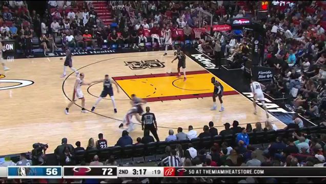 【2023年04月02日】独行侠vs热火英文原声全场回放