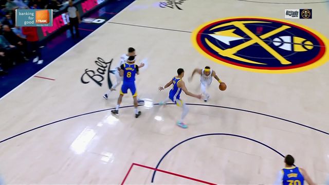 【2023年04月03日 勇士vs掘金集锦】布朗顺势突破直杀篮下 双手暴扣肆虐篮筐