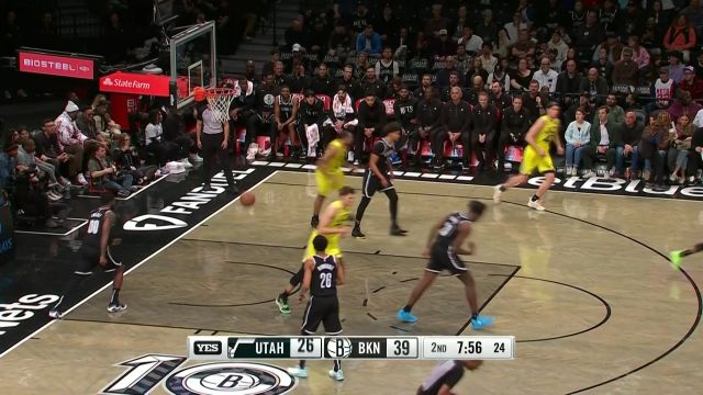 【2023年04月03日 爵士vs篮网集锦】塔克复古打法秀气篮下脚步 夏普欲封盖手被篮筐按住