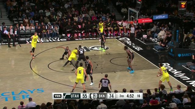 【2023年04月03日 爵士vs篮网集锦】绝招被识破！塔克招牌反篮遭双人合力封盖