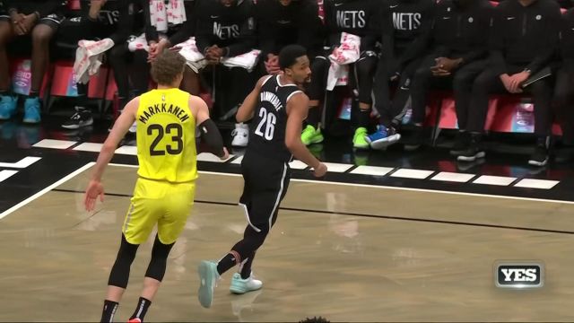 【2023年04月03日 爵士vs篮网集锦】马尔卡宁反击推进补篮得手 丁威迪沾衣十八跌打成2+1