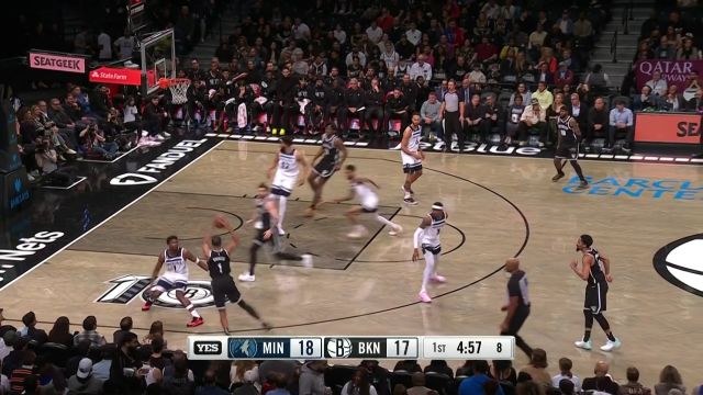 【2023年04月05日 森林狼vs篮网集锦】在空中翩翩起舞？ 布里奇斯突破滑翔拉杆挑战唐斯