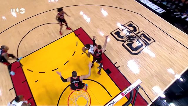 【2023年04月15日 公牛vs热火集锦】这就是当家球星的成色！希罗与巴特勒联袂出手为热火取得领先