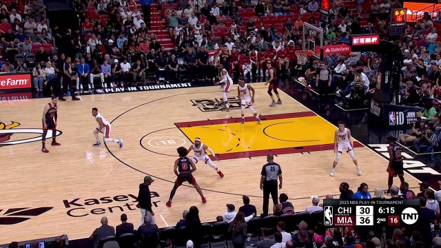 【2023年04月15日 公牛vs热火集锦】梦回1992！镜头给到观众席的热火总裁“神算子”莱利