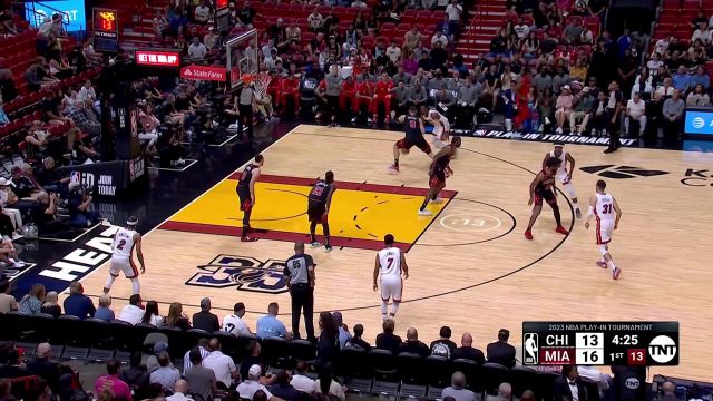 【2023年04月15日 公牛vs热火集锦】蛮牛冲撞势不可挡 巴特勒和阿德巴约连续冲击公牛内线