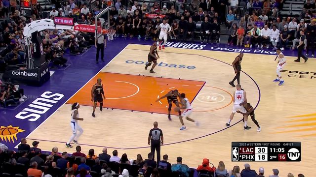 【2023年04月17日 快船vs太阳集锦】进一步扩大分差！ 鲍威尔底角三分应声入网