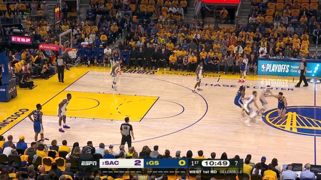 【2023年04月29日 国王vs勇士集锦】休得在篮下放肆！ 默里面对鲁尼直接送出大帽