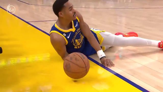 【2023年04月29日 国王vs勇士集锦】忙中出错 普尔护球护出界