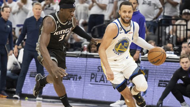 【2023年05月01日 勇士vs国王集锦】勇士vs国王精华回放 库里砍50分刷新纪录晋级西部半决赛