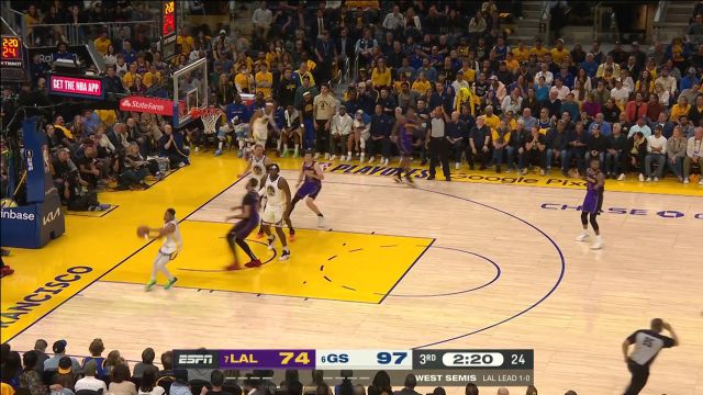 【2023年05月05日 湖人vs勇士集锦】王嘉琦：面对拉塞尔那就很自信了！殳海：拉塞尔的对抗确实在克莱面前完全不占优