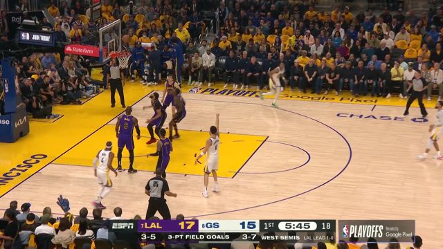 【2023年05月05日 湖人vs勇士集锦】金浩霆：上场范德比尔特对库里贴身缠绕形影不离 不离不弃像极了爱情