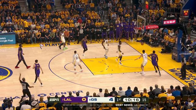 【2023年05月05日 湖人vs勇士集锦】铁树开花千载难逢！ 詹姆斯开场之后超远三分扬手就中