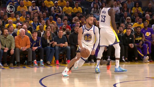 【2023年05月05日 湖人vs勇士集锦】王嘉琦：确实是犯规这没毛病！殳海：捞到膝盖还是稍微有点儿危险的