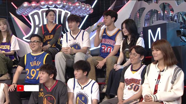 【2023年05月05日 湖人vs勇士集锦】BOOM SPACE勇士球迷：今天只是有呼吸权 下一场赢了才有话语权