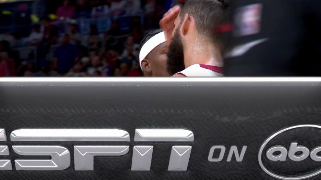 【2023年05月07日 尼克斯vs热火集锦】哈腾为兰德尔出头将泽勒推倒 双方球员一拥而上巴特勒一脸淡定