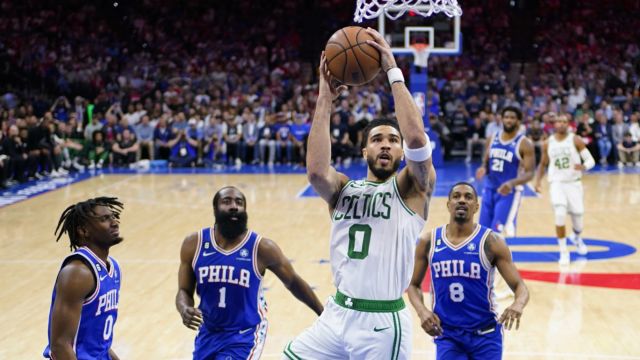 【2023年05月12日 凯尔特人vs76人集锦】塔图姆创3大尴尬纪录仍完成救赎：末节16分超费城全队 追梦发推盛赞