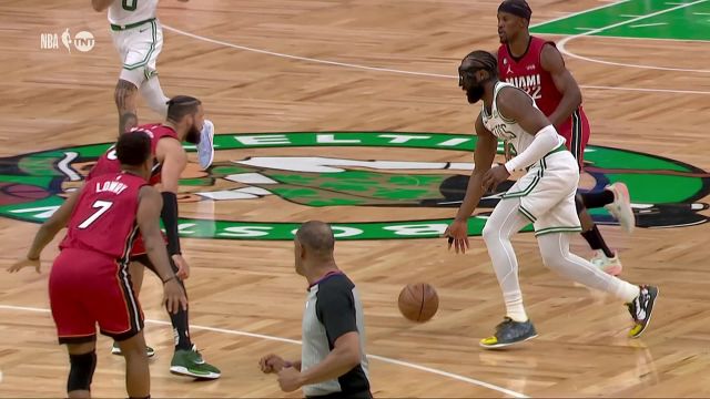 【2023年05月18日 热火vs凯尔特人集锦】今天有面具加持 布朗硬刚马丁打进2+1