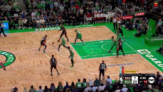 【2023年05月26日 热火vs凯尔特人集锦】这球太及时了！ 斯特鲁斯迎着防守三分应声入网