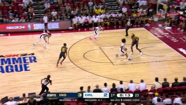 【2023年07月11日 步行者vs魔术集锦】篮下接球就是一记重扣 贾雷斯沃克反击一马当先暴扣终结