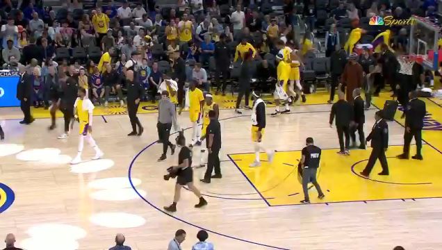 【2023年10月08日 湖人vs勇士集锦】超时实在可惜！拉塞尔场后场三分空心入网惊呆众人