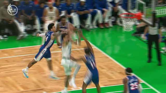 【2023年10月09日 76人vs凯尔特人集锦】眼皮底下不容造次！斯普林格巴掌大帽将塔图姆暴扣拒之门外