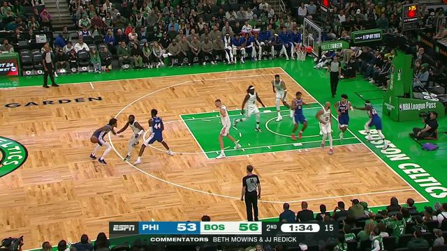 【2023年10月09日 76人vs凯尔特人集锦】赢球就得靠积极性！里德高高跃起轻松补篮得手