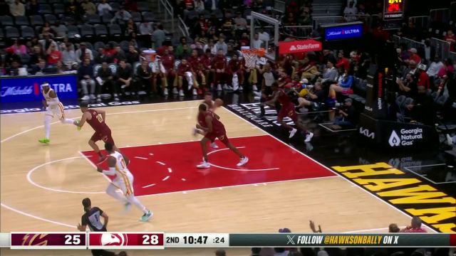 【2023年10月11日 骑士vs老鹰集锦】射程无极限！特雷-杨刺探步虚晃完美衔接超远三分